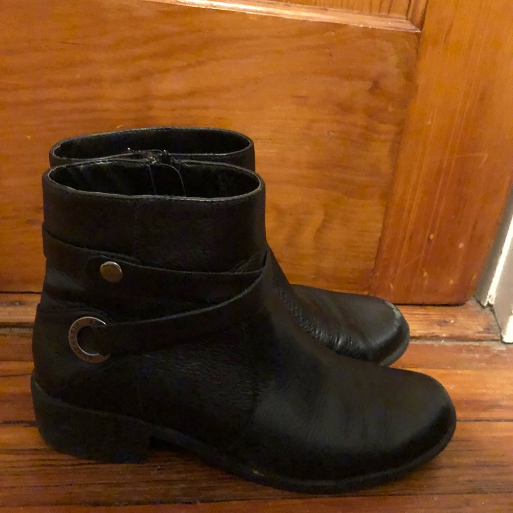 Anne Klein Black Leather Ankle Boots